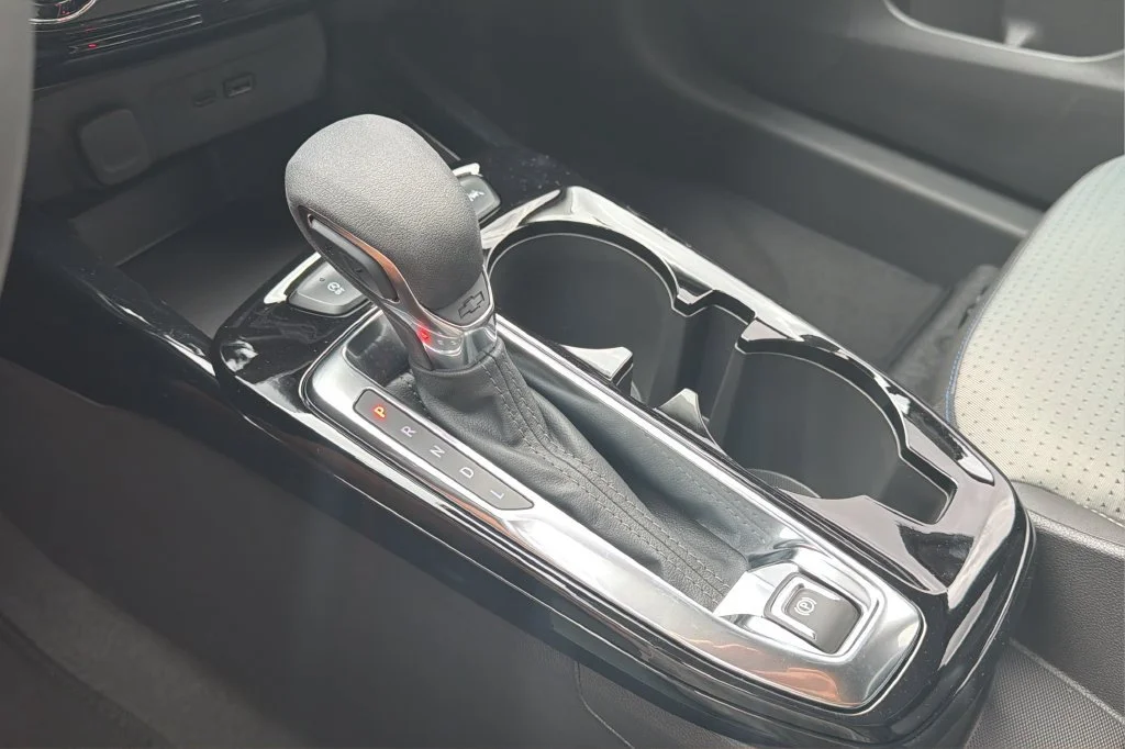 New 2026 Summit White Chevrolet LT image 31
