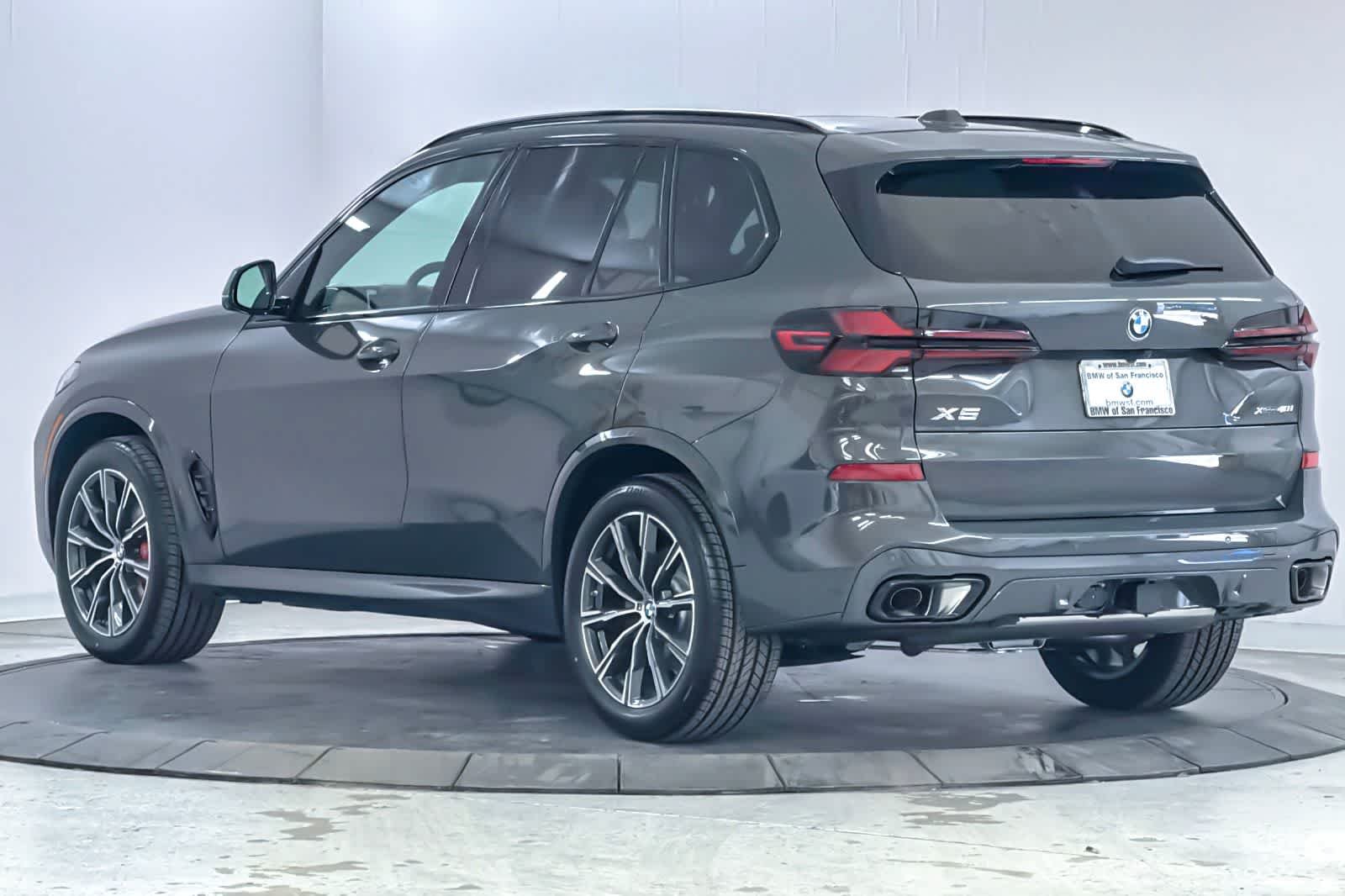 New 2026 Dravit Grey Metallic BMW xDrive40i image 6