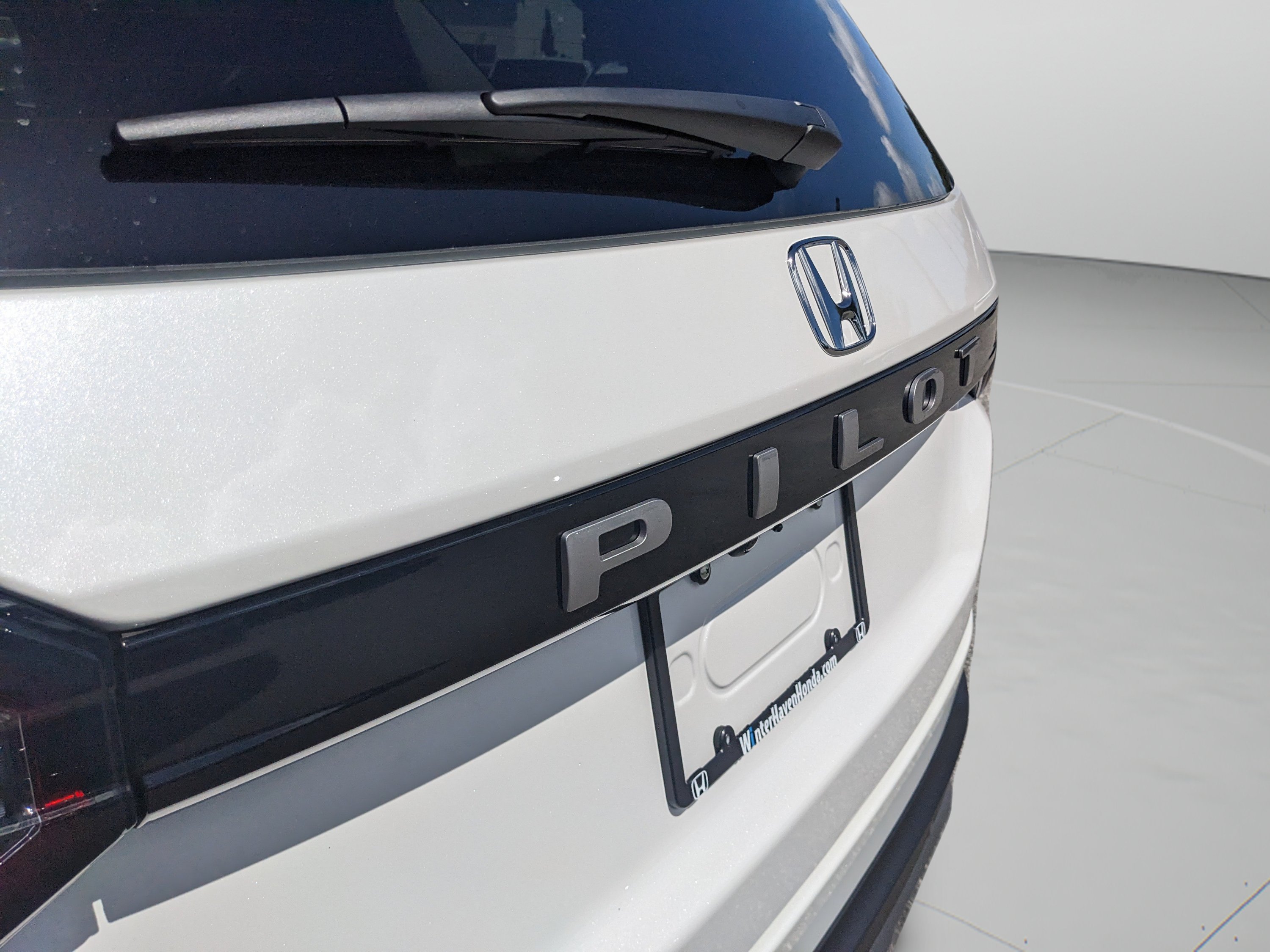 New 2026 Platinum White Pearl Honda EX-L image 37
