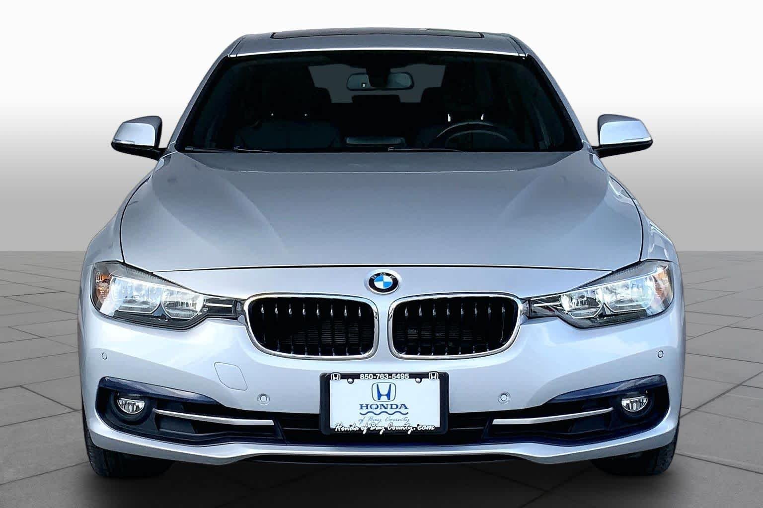 Used 2017 GLACIER SILVER METALLIC BMW 330i xDrive image 4