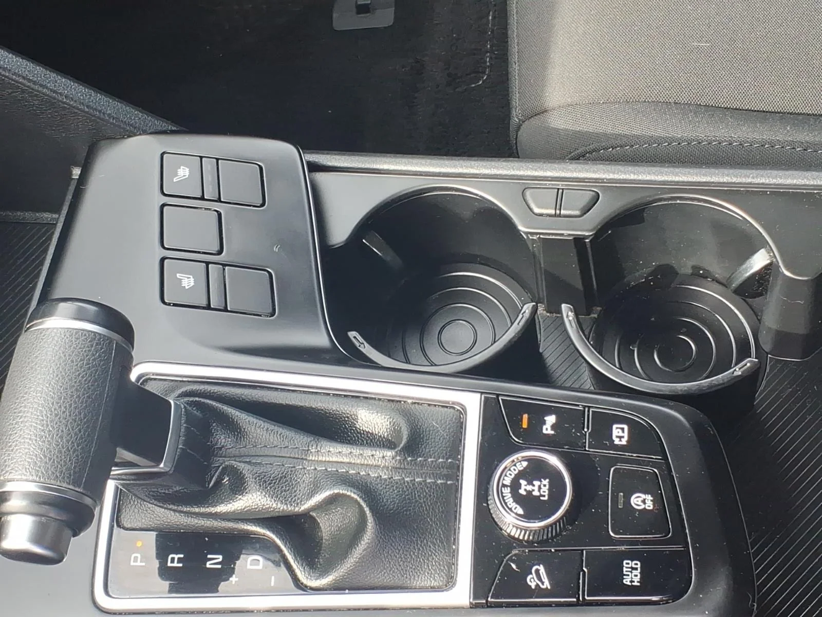 Used 2024 Snow White Pearl Kia LX image 21
