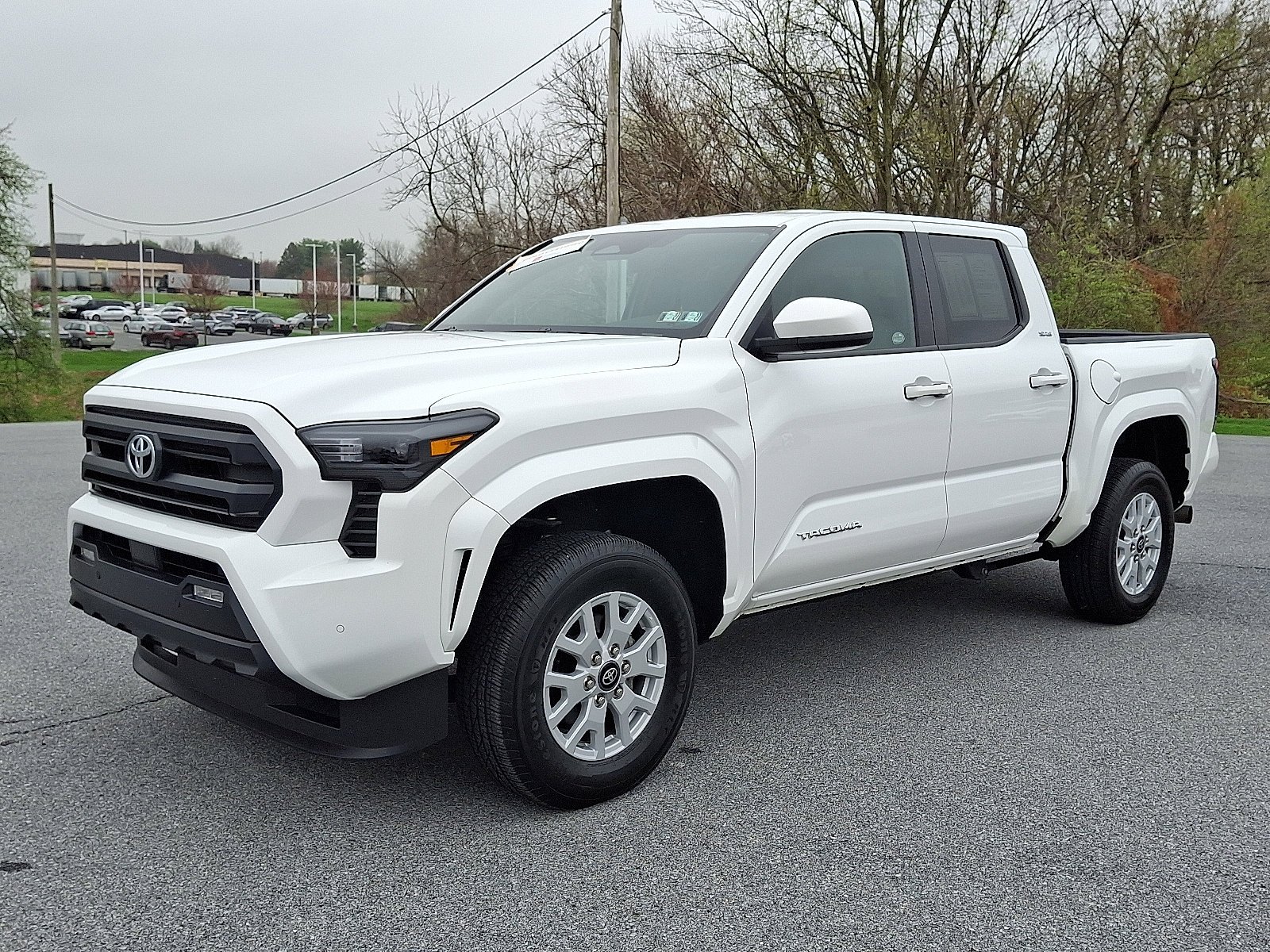 2024 Toyota Tacoma SR5 - Photo 3