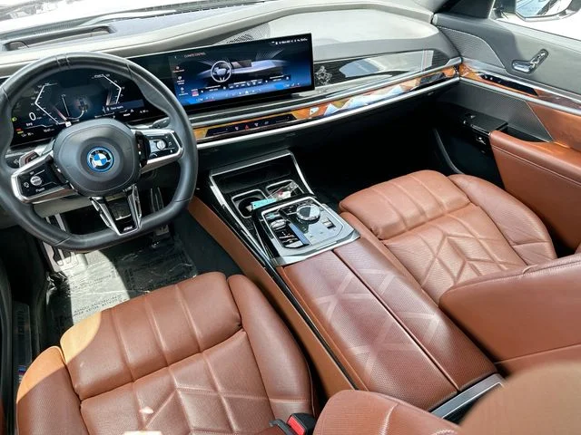 Used 2024 Black BMW xDrive60 image 24