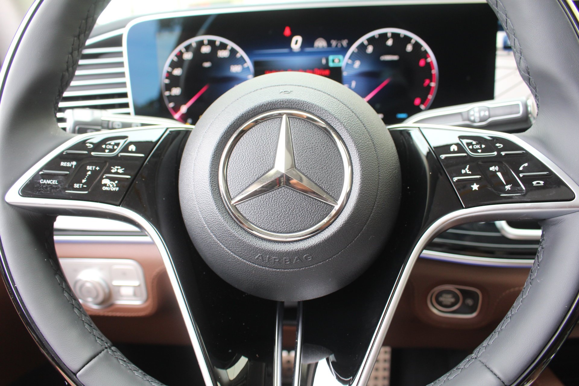 New 2026 POLAR WHITE Mercedes-Benz GLS 450 image 25