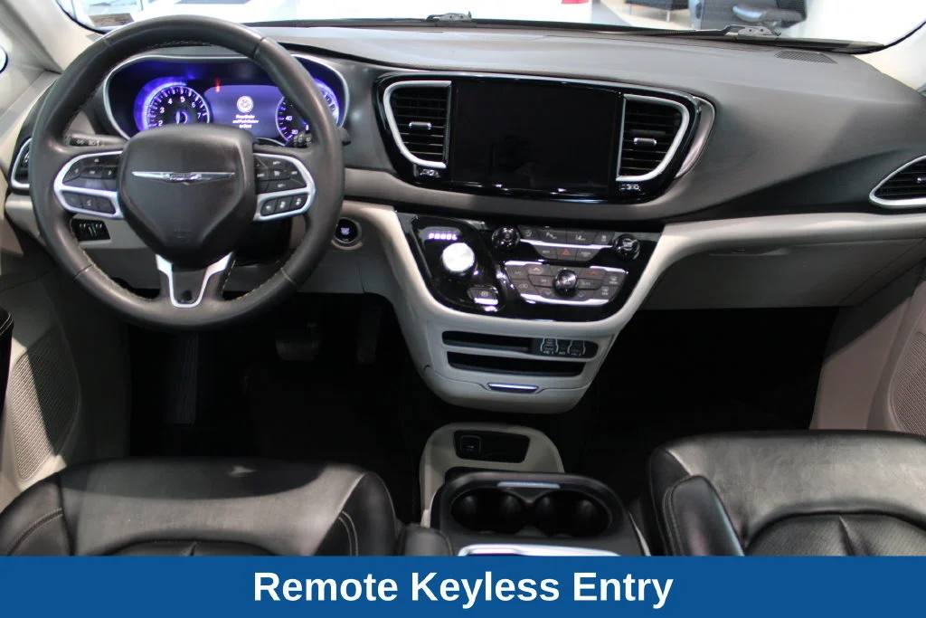 Used 2024 Black Chrysler Touring L image 8