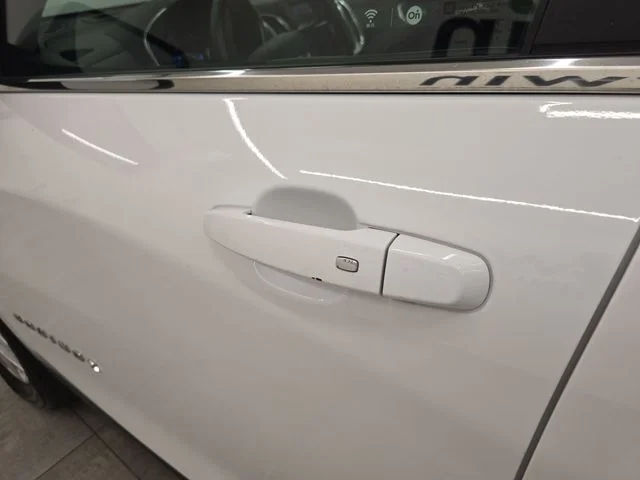 Used 2024 Summit White Chevrolet LT image 19