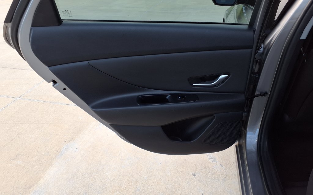 Used 2023 Silver Hyundai SEL image 14