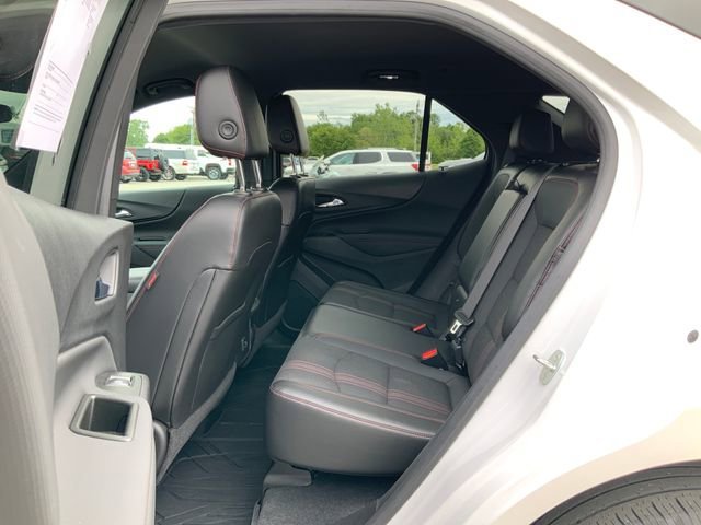 Used 2022 Iridescent Pearl Tricoat Chevrolet RS image 20