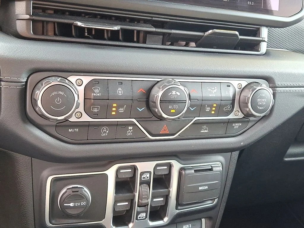 Used 2024 Gray Jeep Rubicon image 16