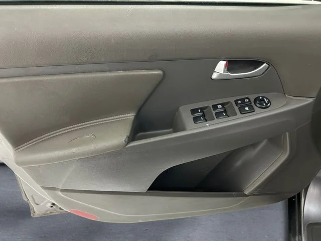 Used 2015 Silver Kia LX image 12