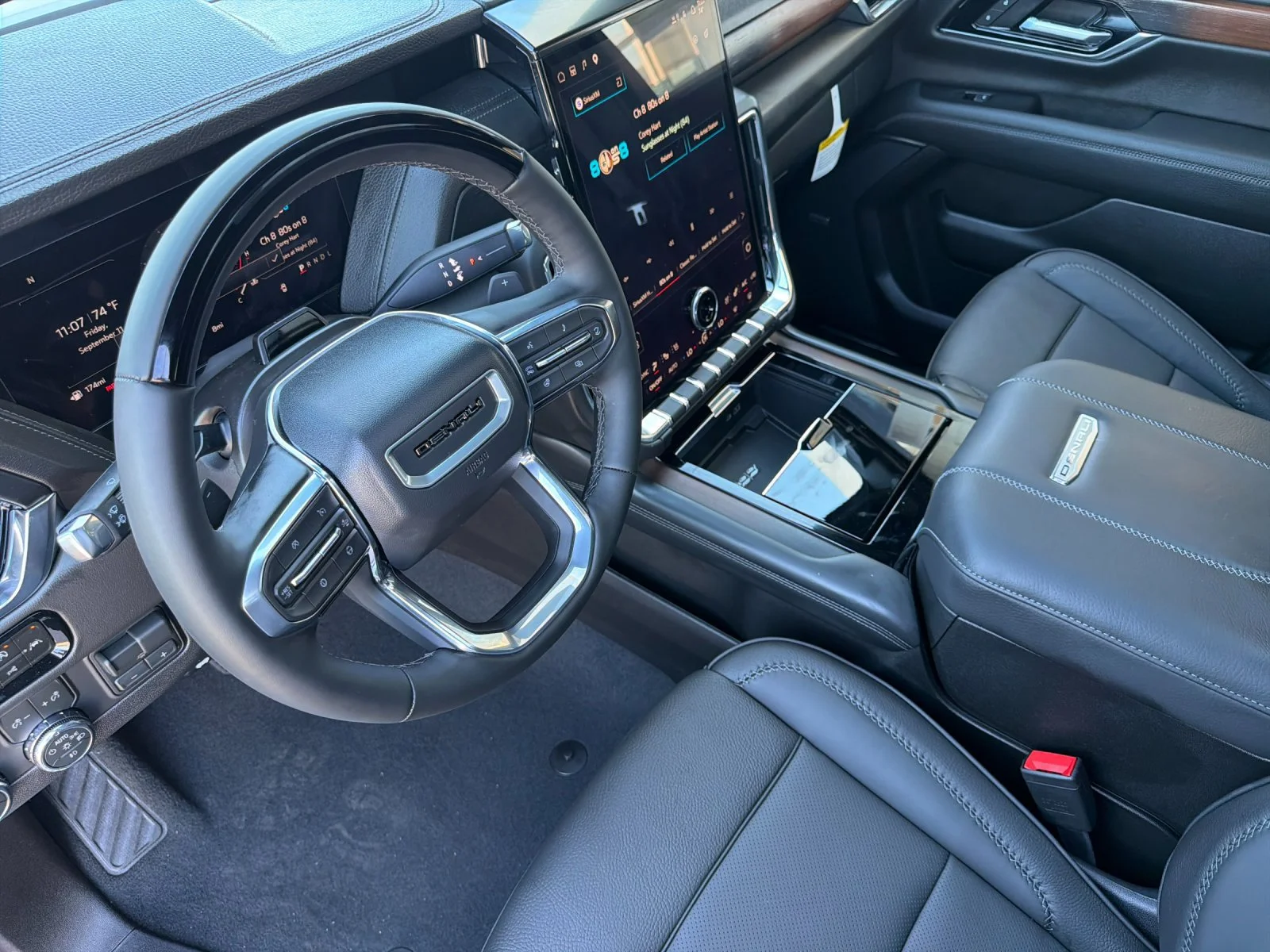 2026 GMC Yukon XL Denali - Photo 9