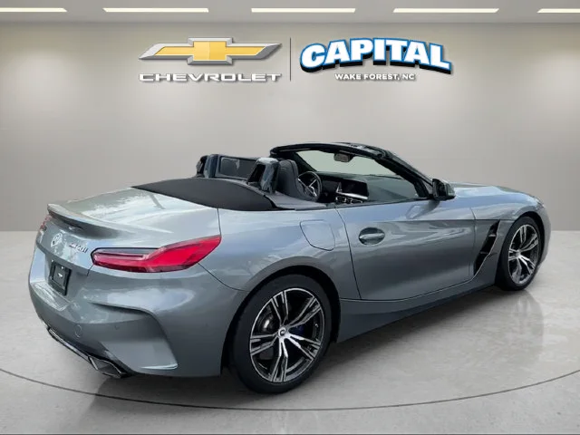 Used 2023 Gray BMW sDrive M40i image 5