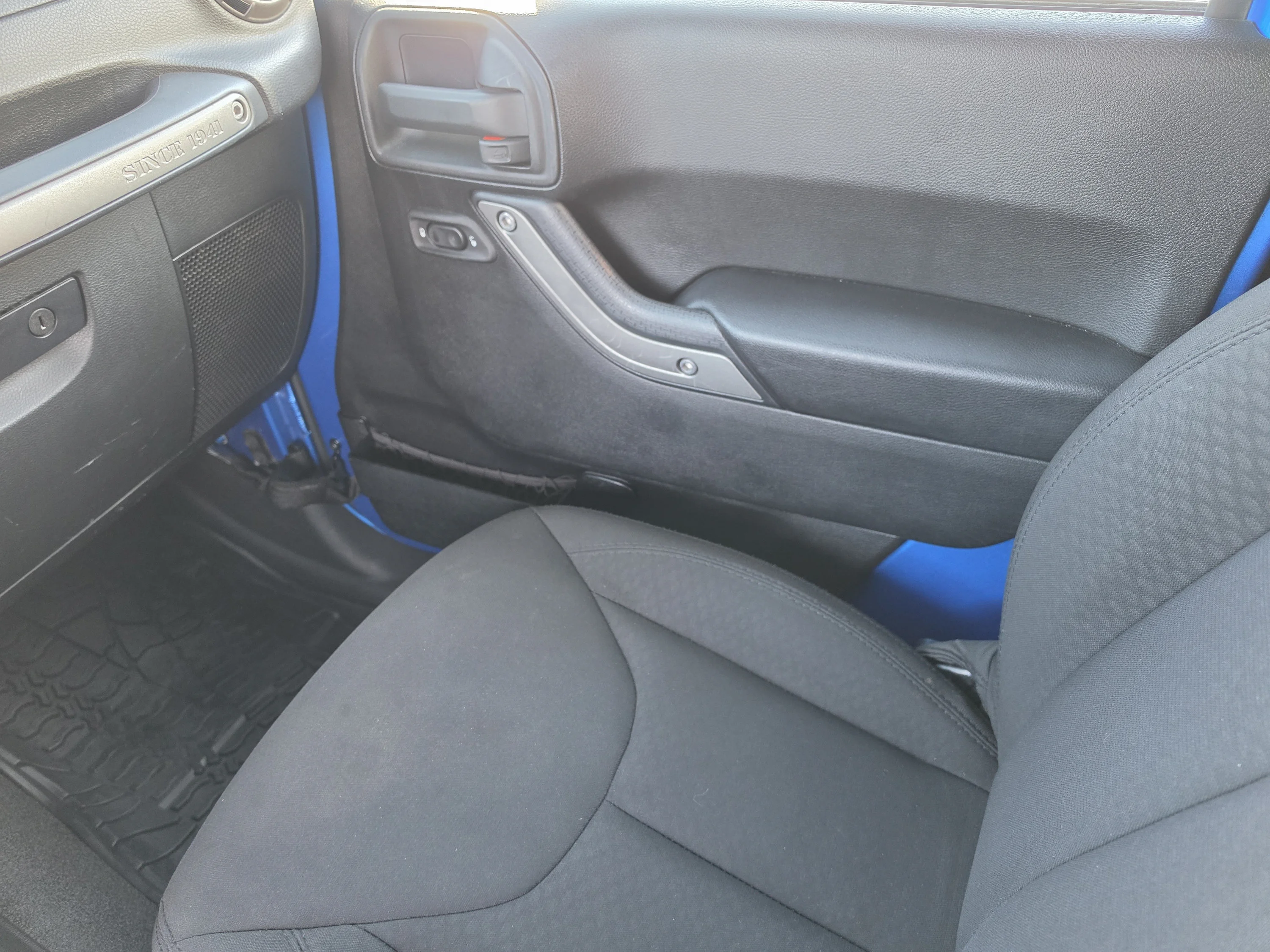 Used 2015 Hydro Blue Pearl Coat Jeep Sport image 21
