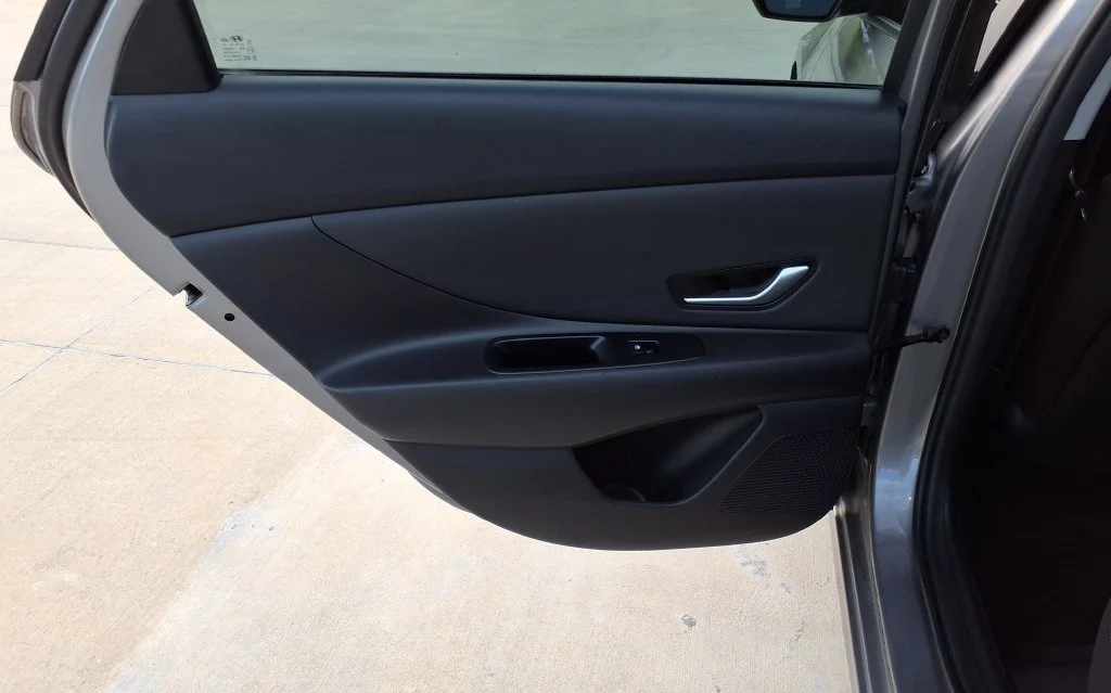 Used 2023 Silver Hyundai SEL image 14