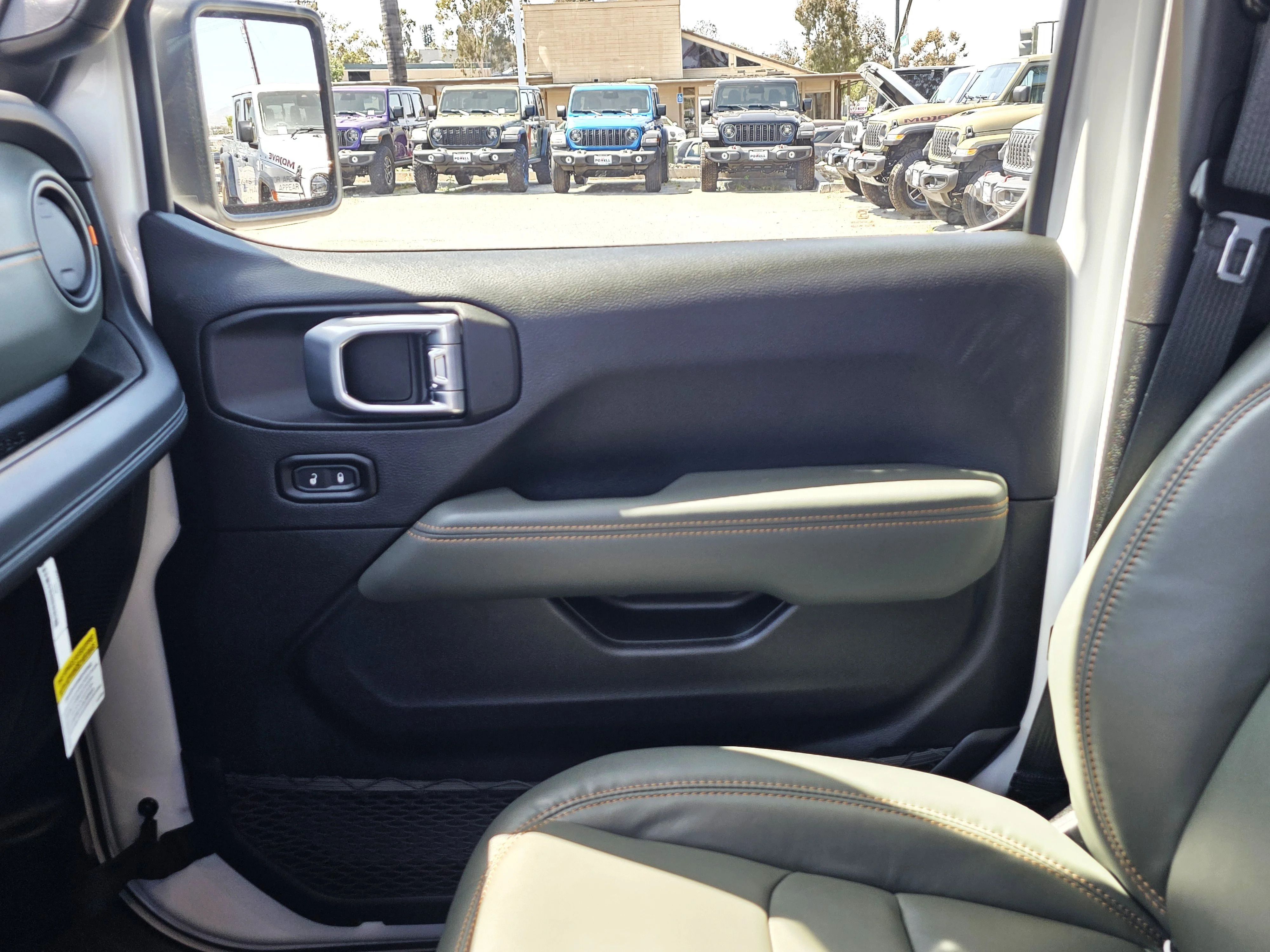 New 2026 Bright White Clearcoat Jeep Mojave image 15