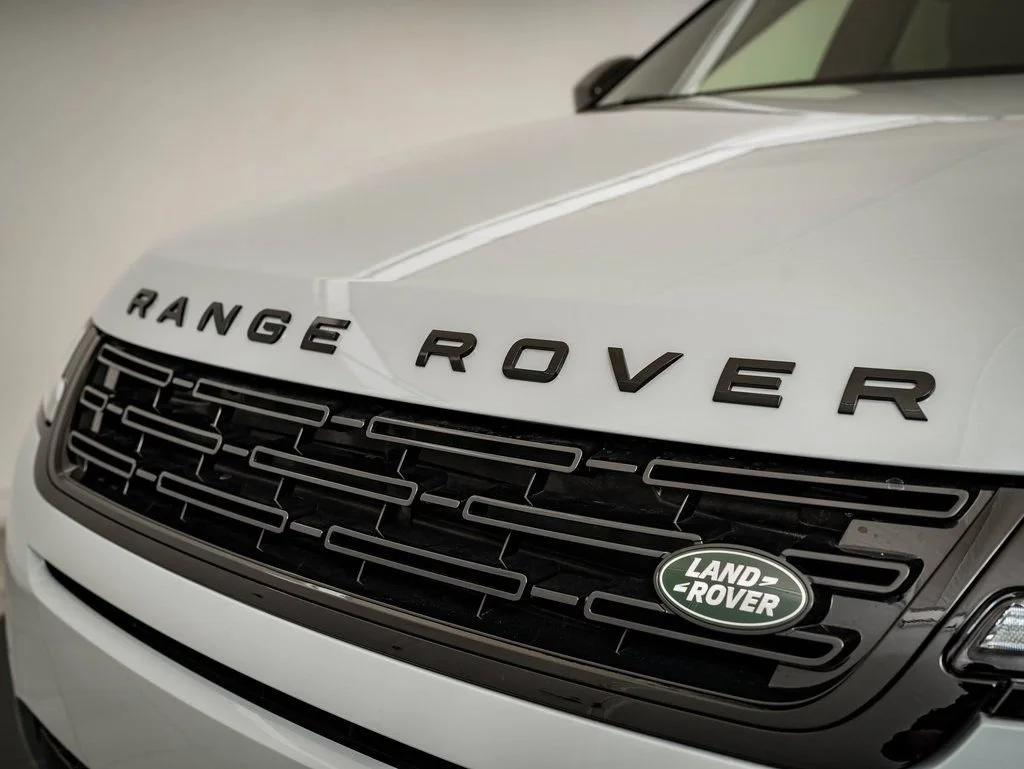 Used 2026 Arroios Grey Metallic Land Rover Dynamic image 3