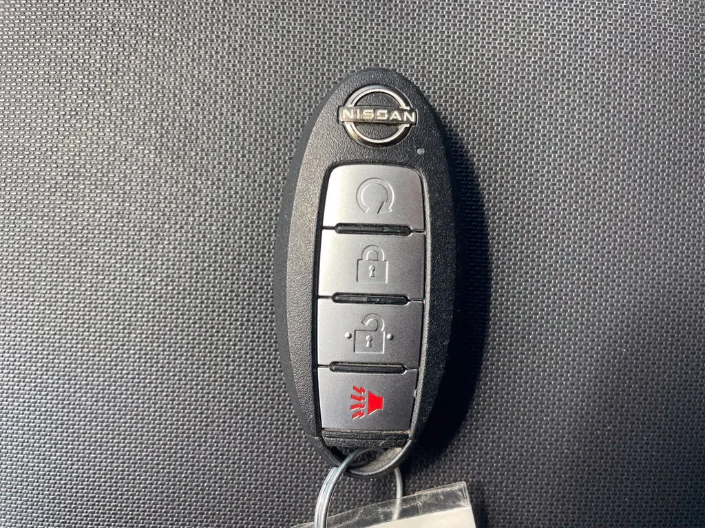 Used 2024 Red Nissan SL image 3