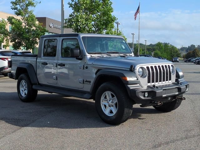 Used 2020 Silver Jeep Sport image 3
