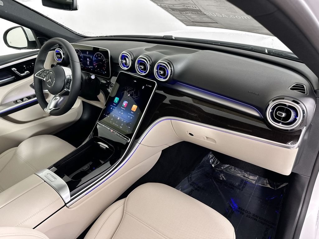 New 2026 MANUFAKTUR Moonlight White Metallic Mercedes-Benz C 300 image 31