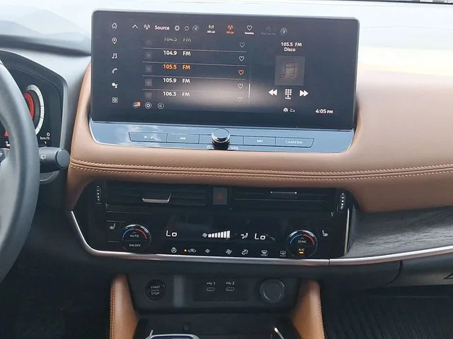 Used 2024 Gray Nissan Platinum image 19