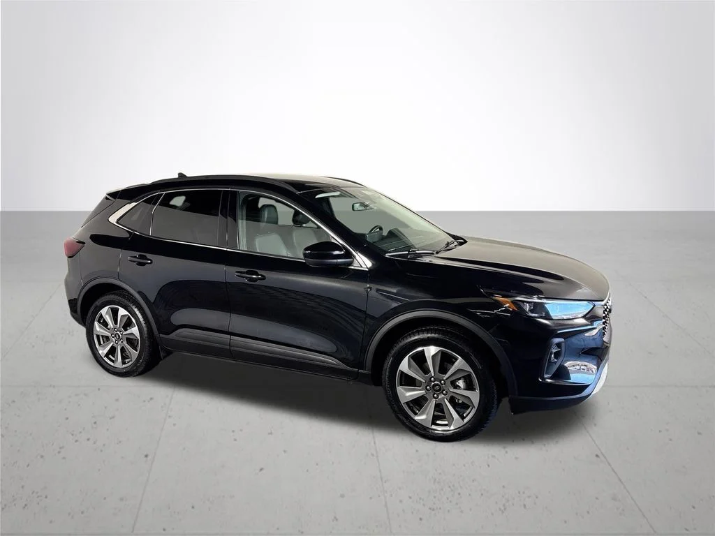Used 2025 Black Ford Platinum image 4
