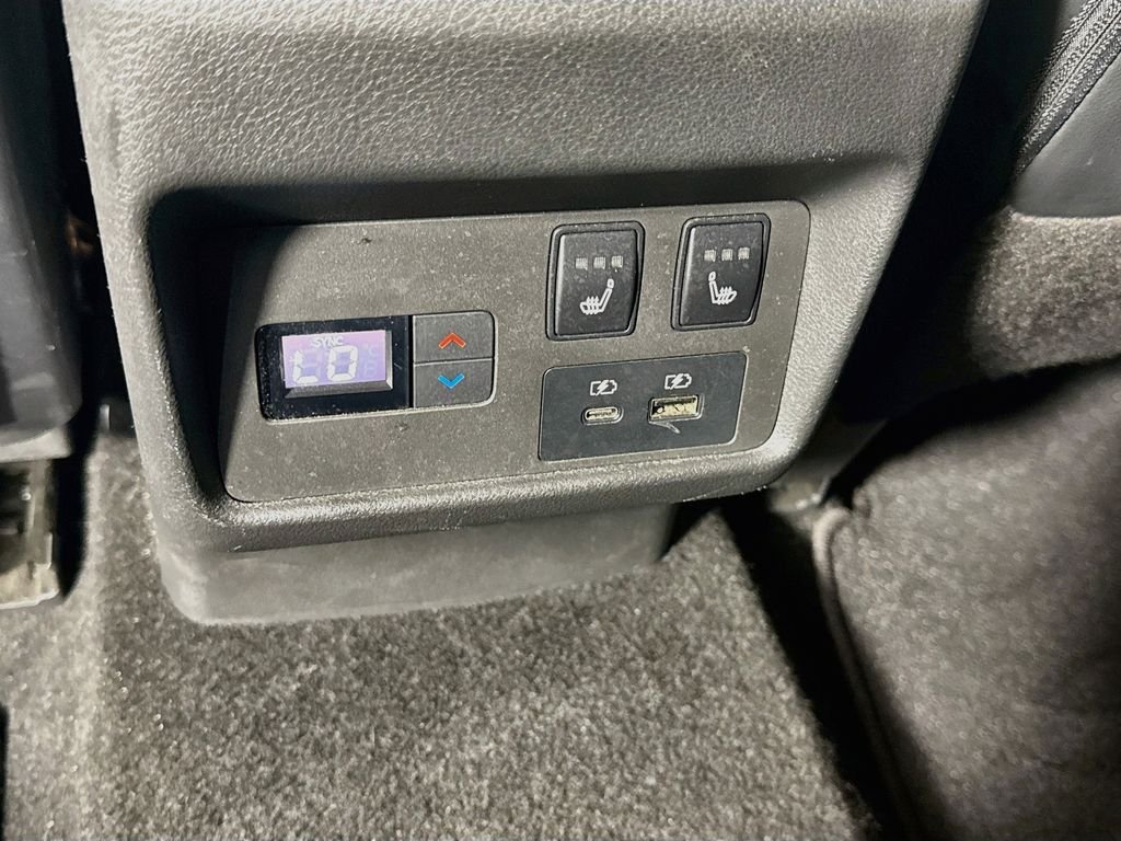 Used 2021 Super Black Nissan Platinum image 27