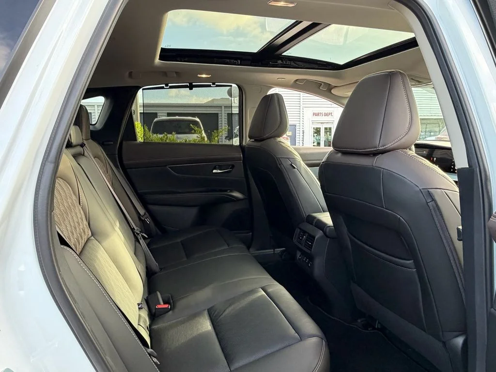 Certified Used 2025 White Nissan Platinum image 18