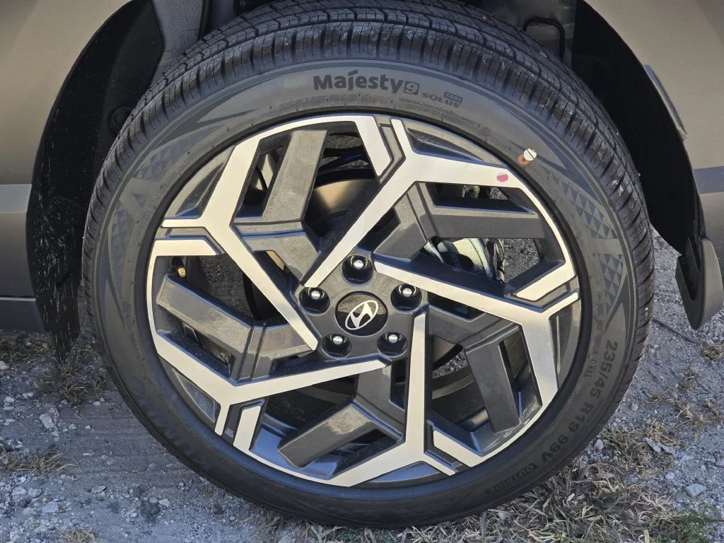 New 2027 Gray Hyundai SEL Premium image 5