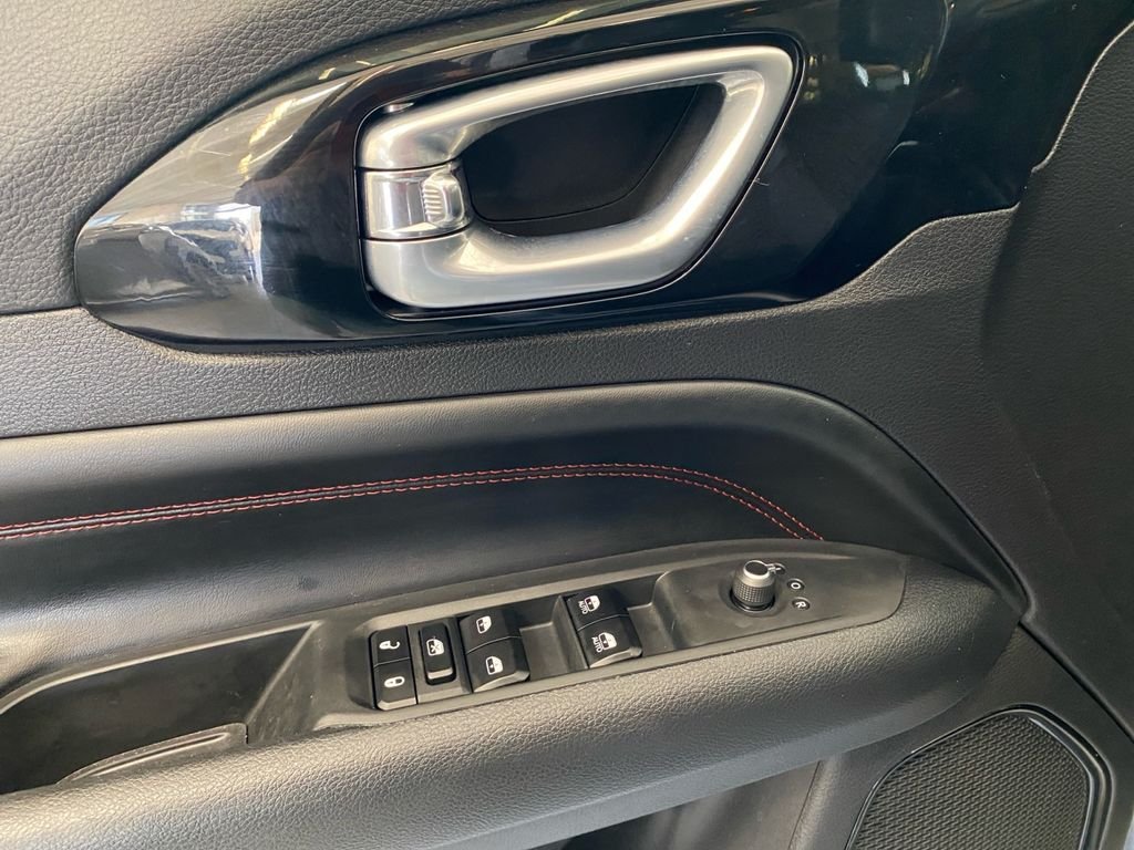 Used 2022 Silver Jeep Trailhawk image 12