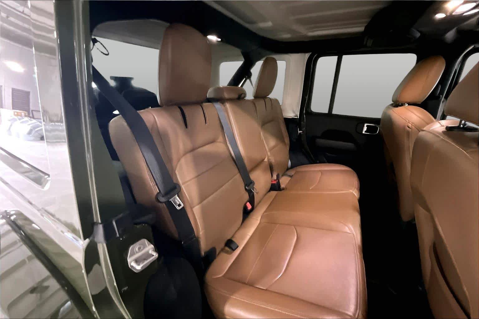 Used 2022 Sarge Green Clearcoat Jeep Unlimited Sahara image 19
