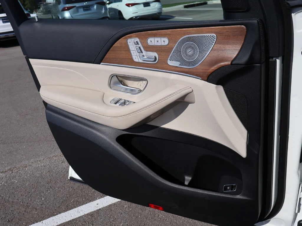 Used 2024 MANUFAKTUR Diamond White Metallic Mercedes-Benz GLE 53 AMG® image 41
