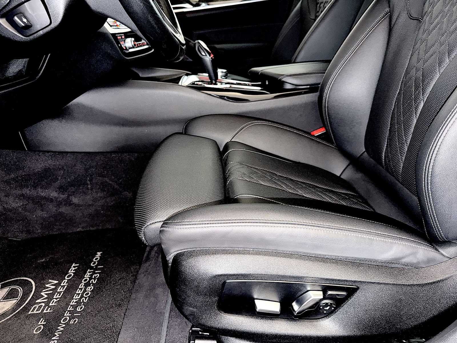 2023 BMW 5 Series 530i - Photo 10