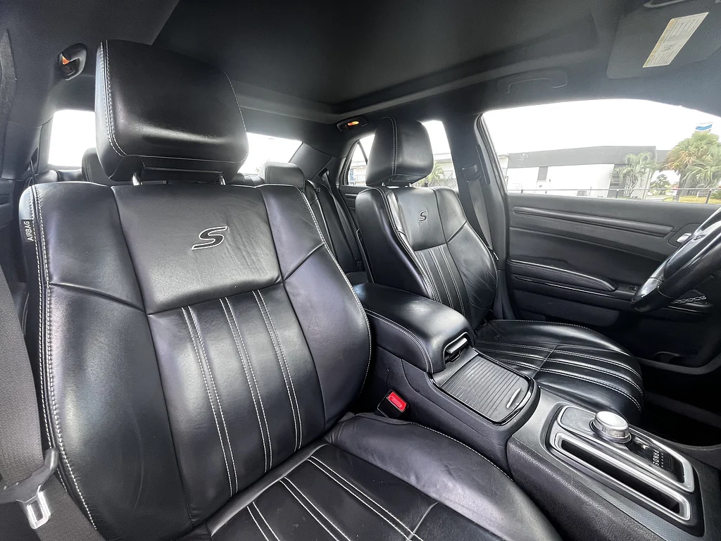 Used 2016 Bright White Clear Coat Chrysler S image 9