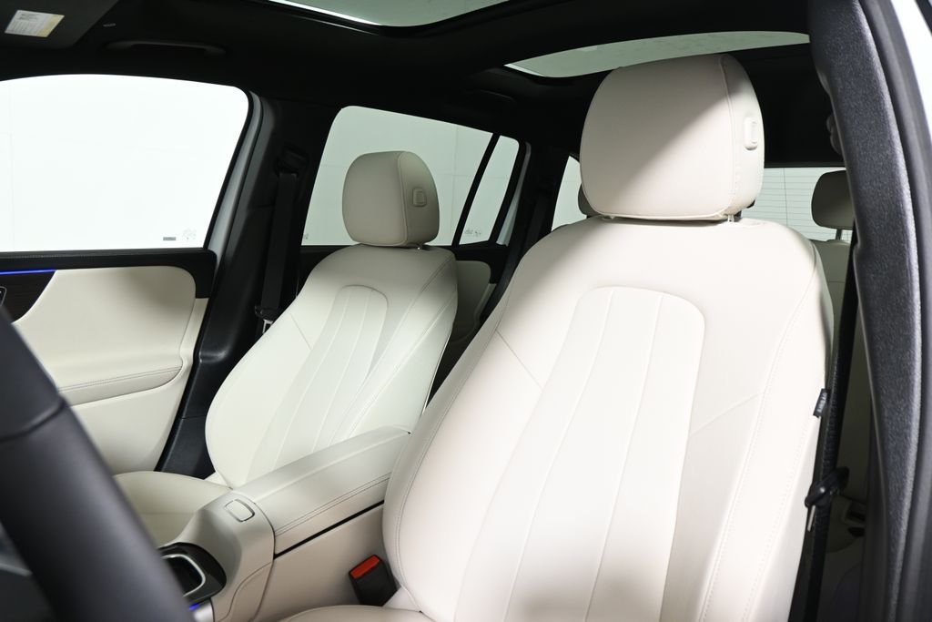 Used 2026 Polar White Mercedes-Benz GLB 250 image 15