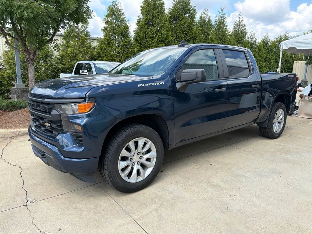 Used 2022 Blue Chevrolet Custom image 5