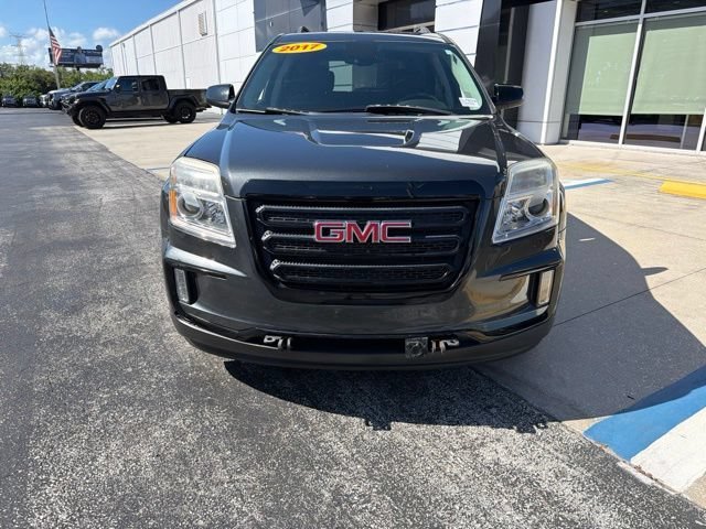 Used 2017 GRAPHITE GRAY METALLIC GMC SLT image 2