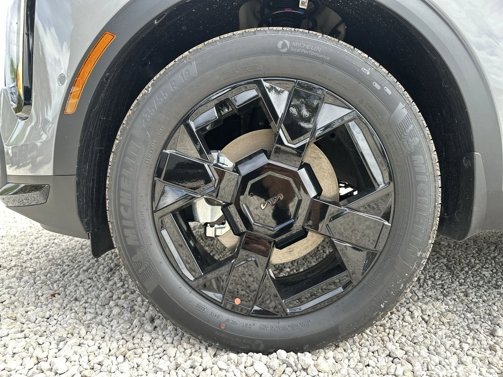 New 2026 Wolf Gray Kia X-Line Prestige image 11