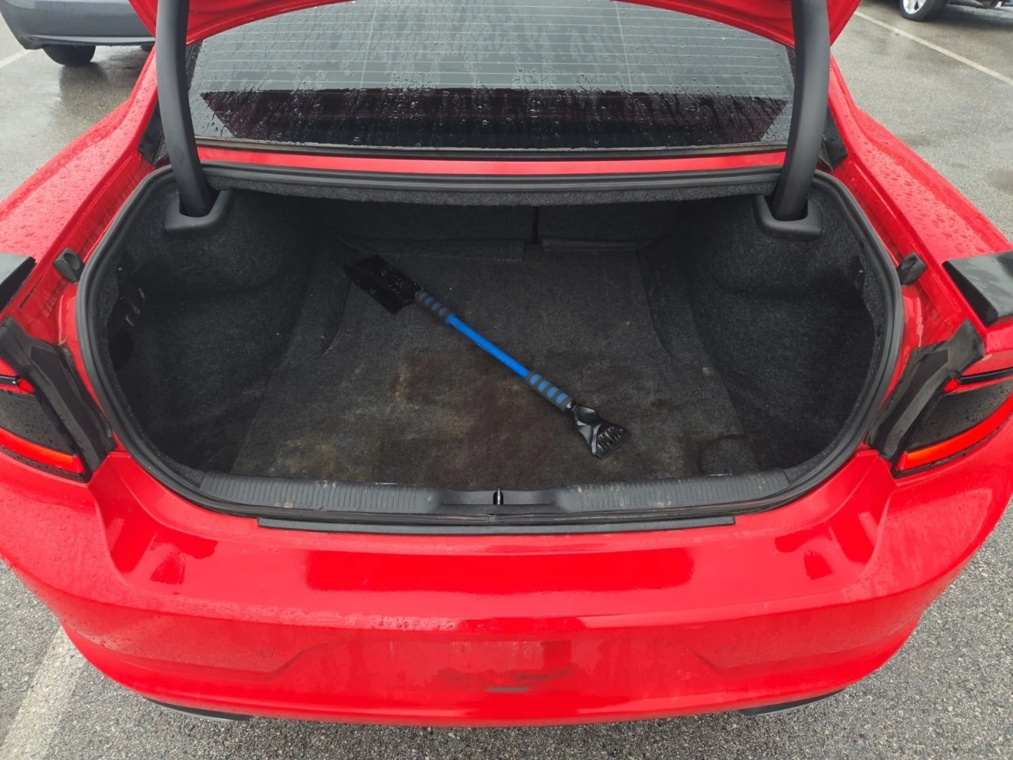 Used 2018 Torred Clearcoat Dodge R/T image 9