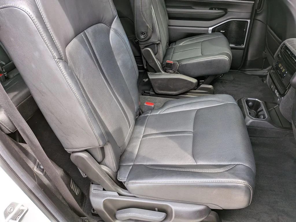 Used 2022 White Jeep Series III image 32