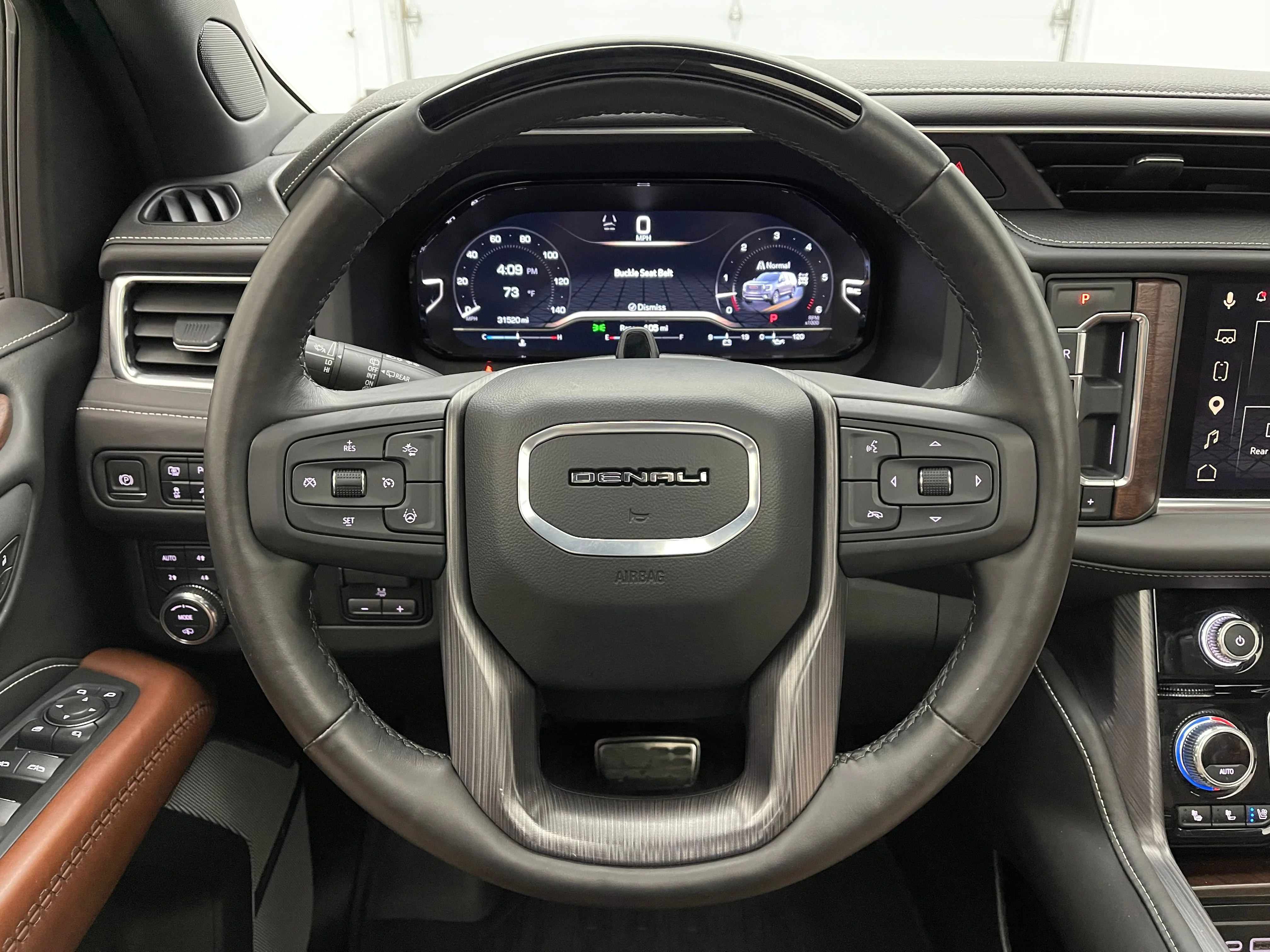 Used 2024 White Frost Tricoat GMC Denali Ultimate image 25