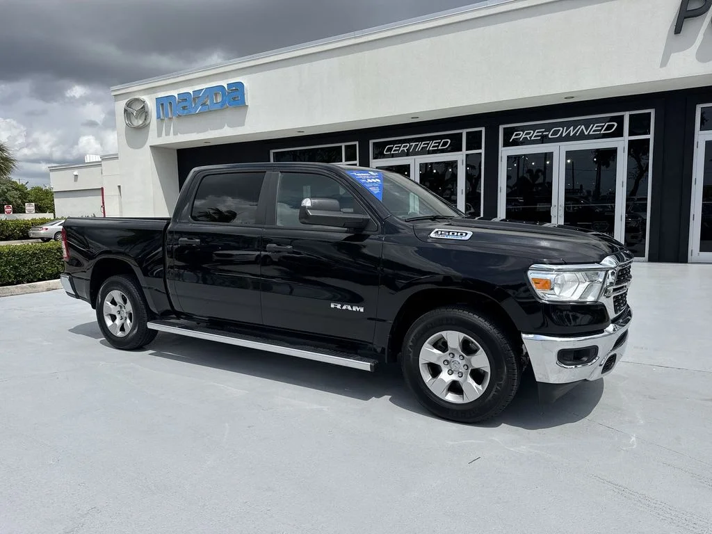 Used 2023 Diamond Black Ram Big Horn/Lone Star image 6