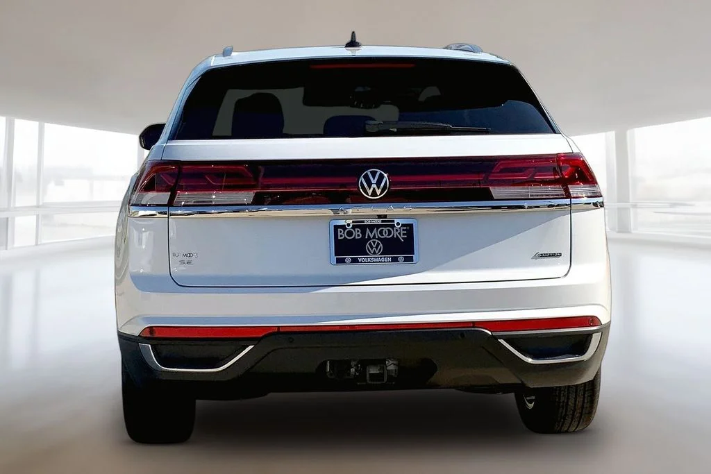 New 2026 Opal White Pearl Volkswagen SE w/Technology image 4