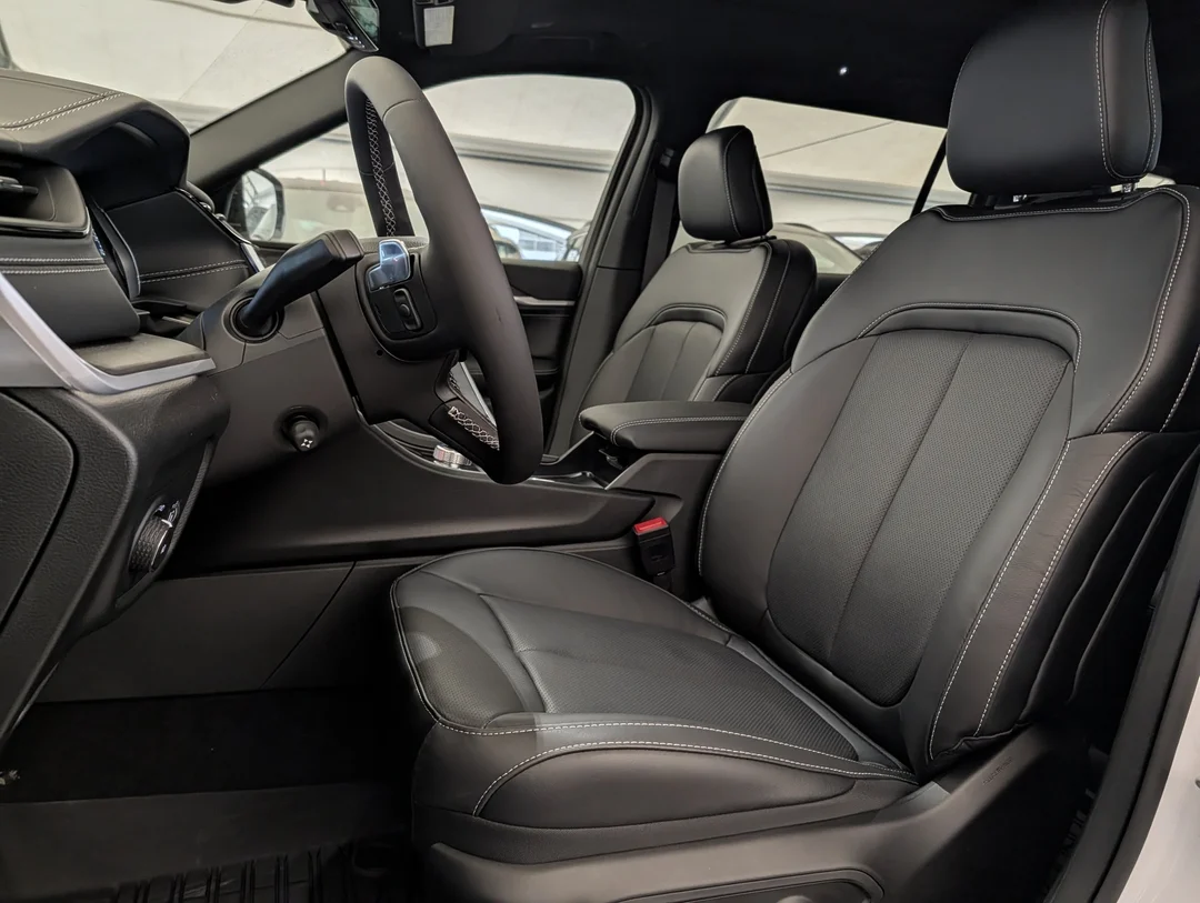 New 2026 White Jeep Limited Reserve - - 4x4 - CommandView Sunroof - Nappa Leather Seats & More! image 15