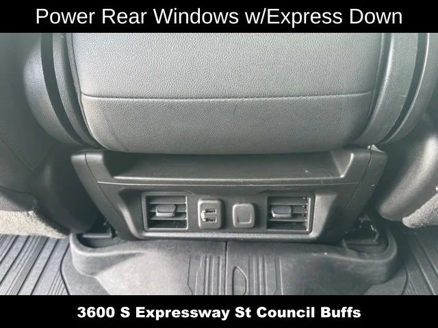 Used 2021 Silver GMC SLT image 19