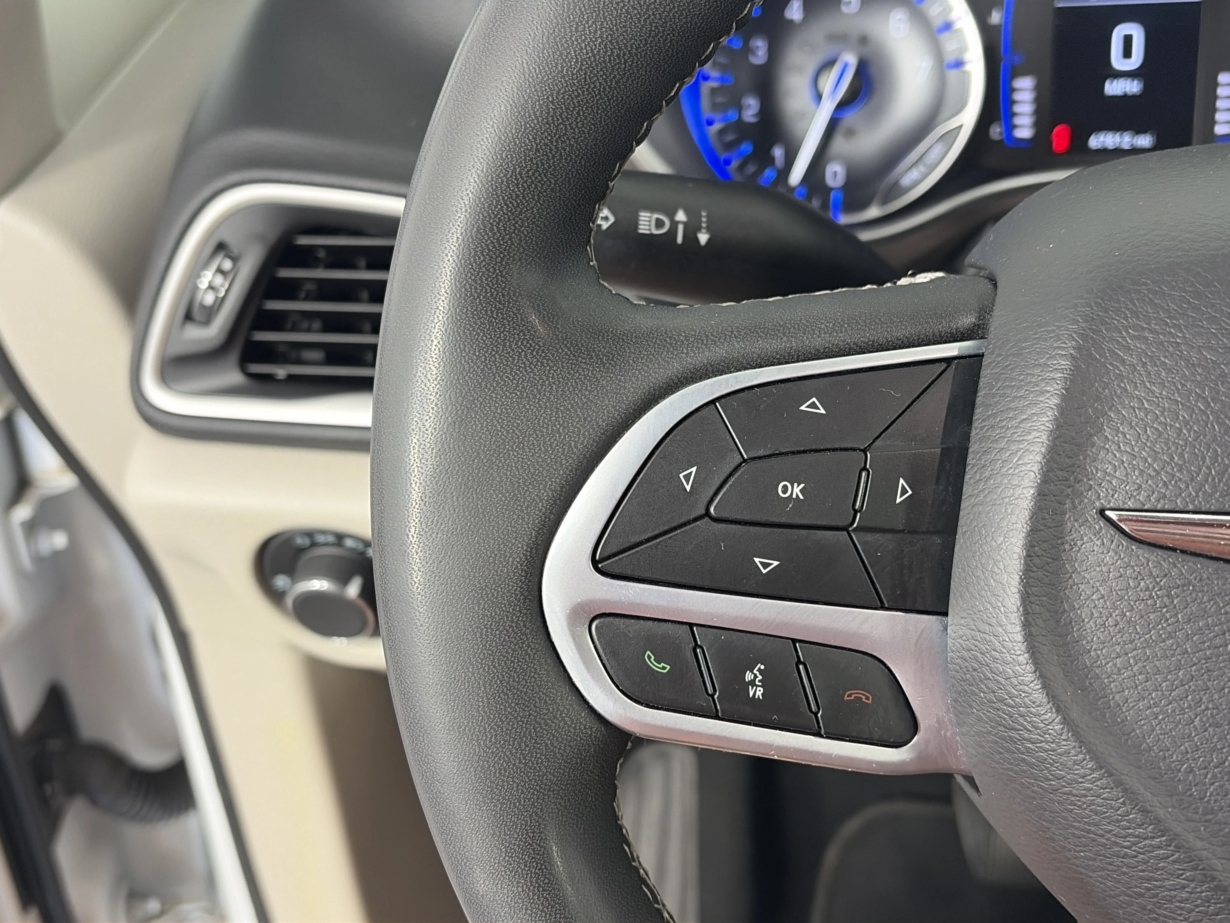 Used 2023 White Chrysler LX image 28