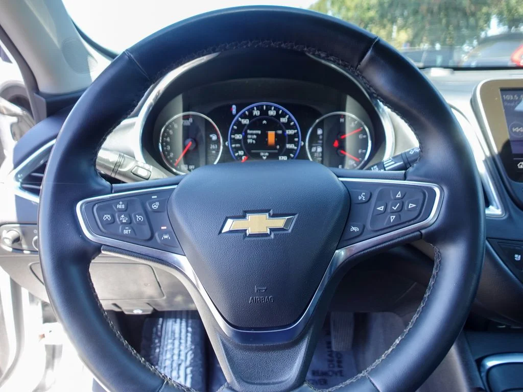 Used 2024 Summit White Chevrolet LT image 12