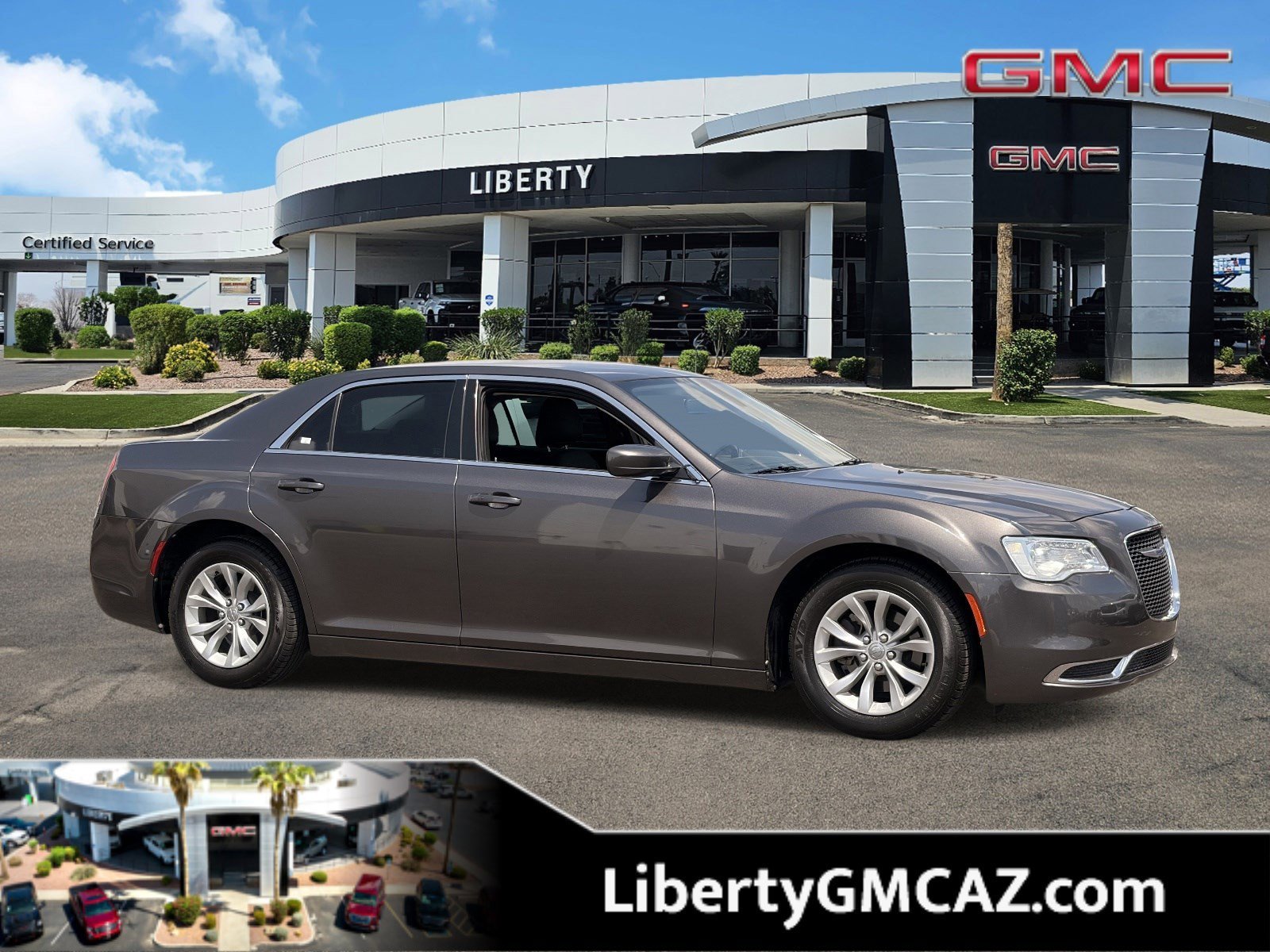 2020 Chrysler 300 Touring's photo