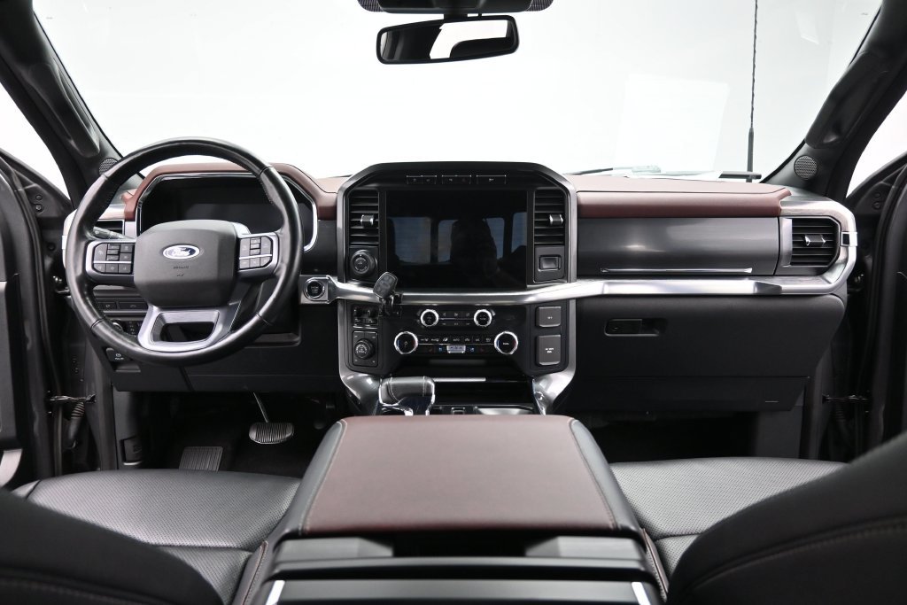 Used 2023 Gray Metallic Ford Lariat image 32