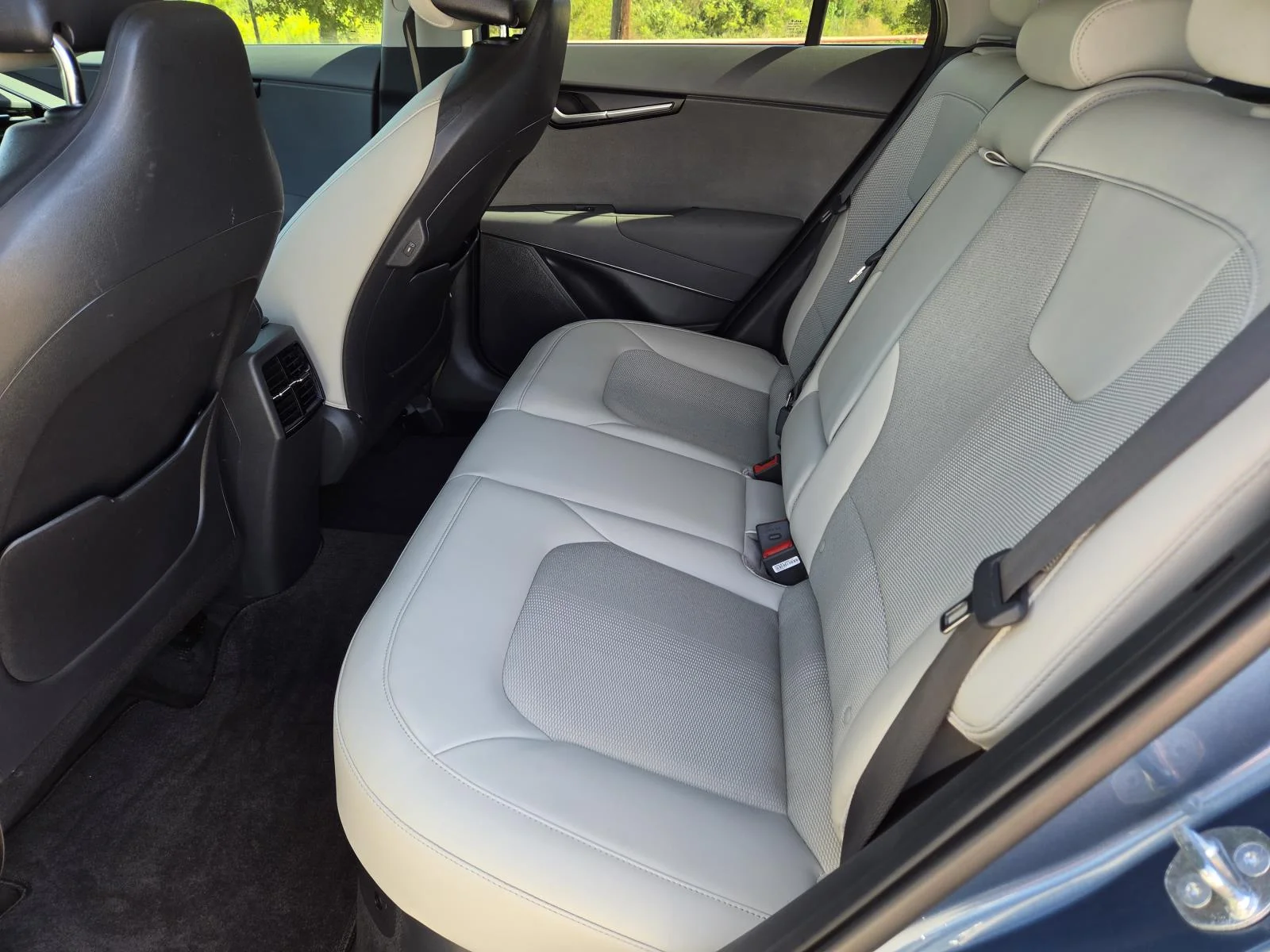 2023 Kia Niro EX Touring - Photo 30