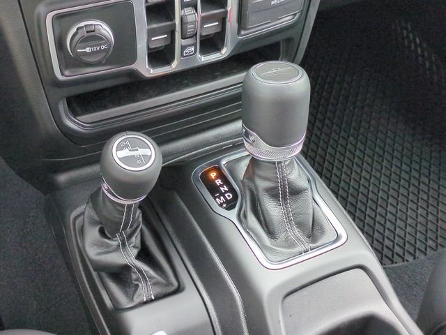 Used 2023 White Jeep Overland image 25